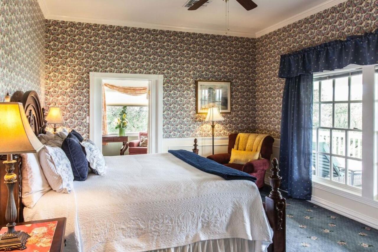 Rose Hill Retreat Aaa Four Diamond Inn Stonewall Esterno foto